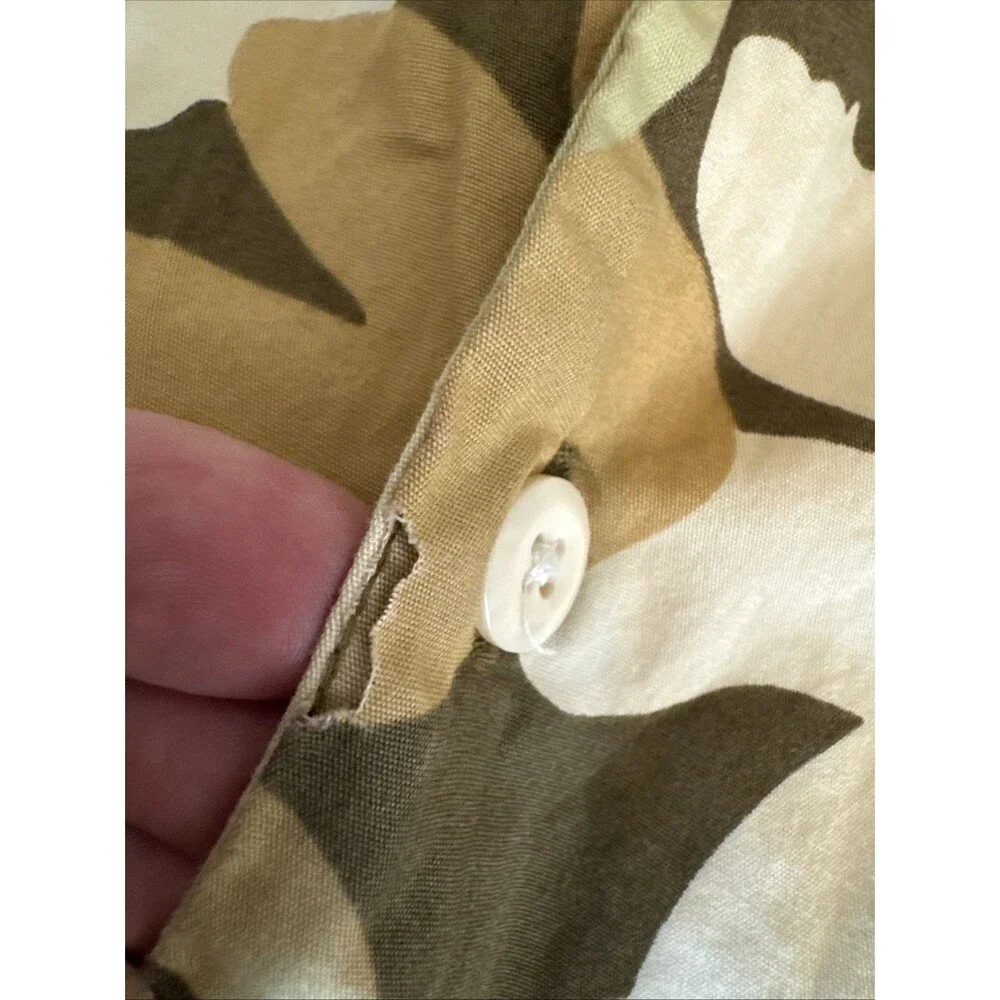 The North Face Valley Easy Camp Shirt Loop Collar Men’s Small Floral Print Flaw